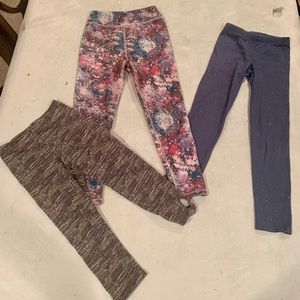 Girl’s leggings.